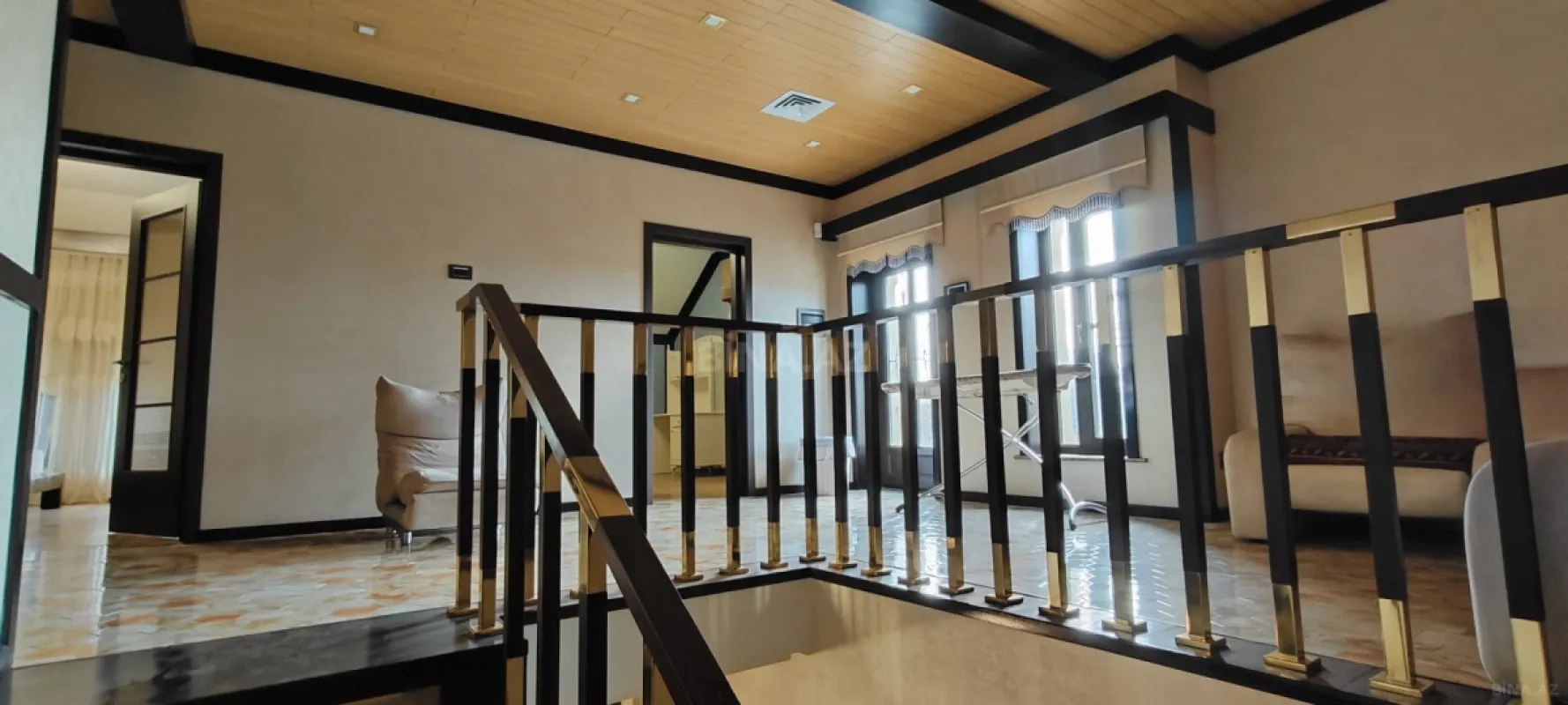 Kirayə verilir 6 otaqlı həyət evi 250 m²