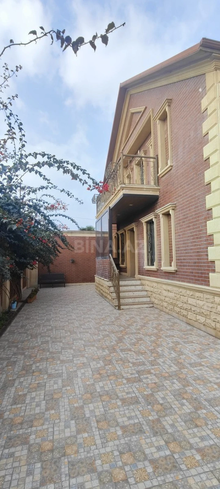 Kirayə verilir 6 otaqlı həyət evi 250 m²