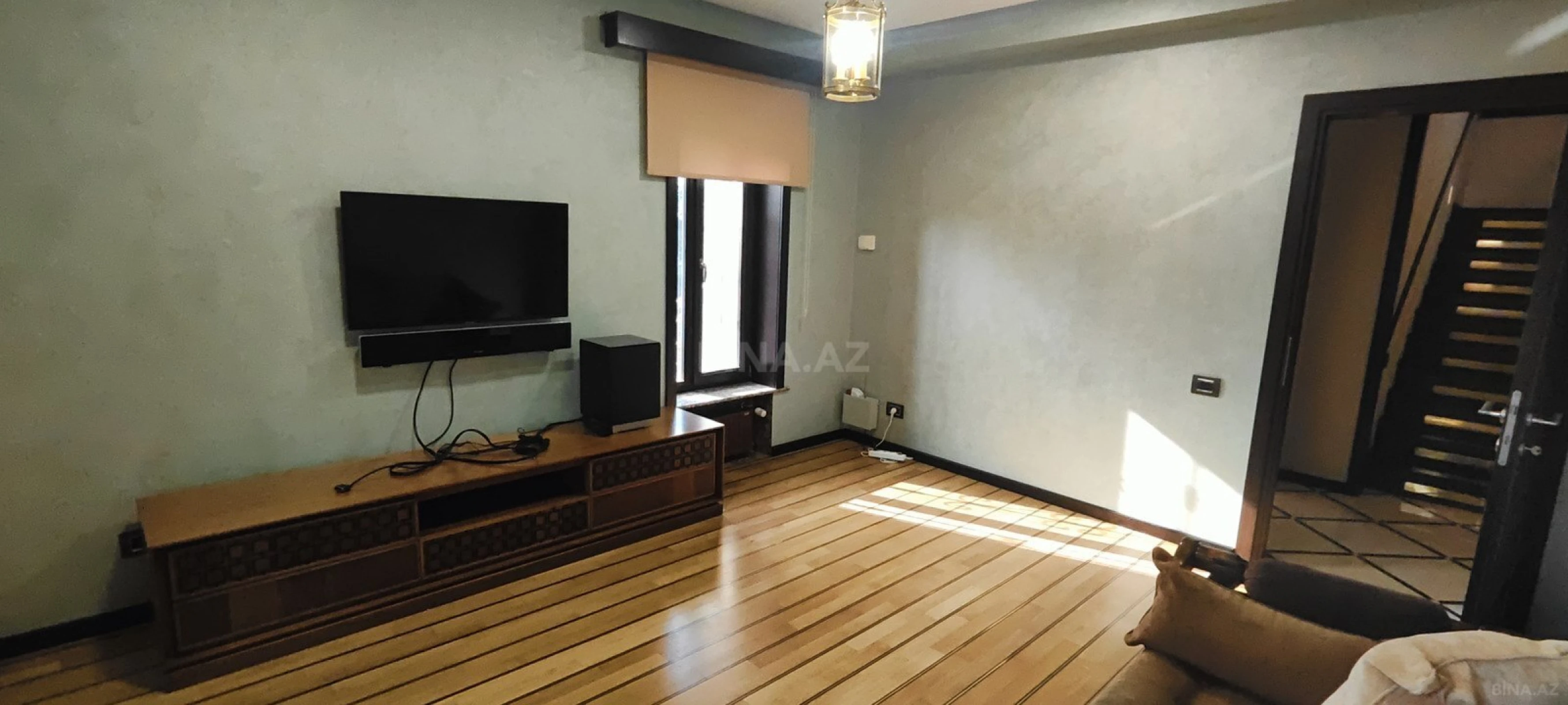 Kirayə verilir 6 otaqlı həyət evi 250 m²