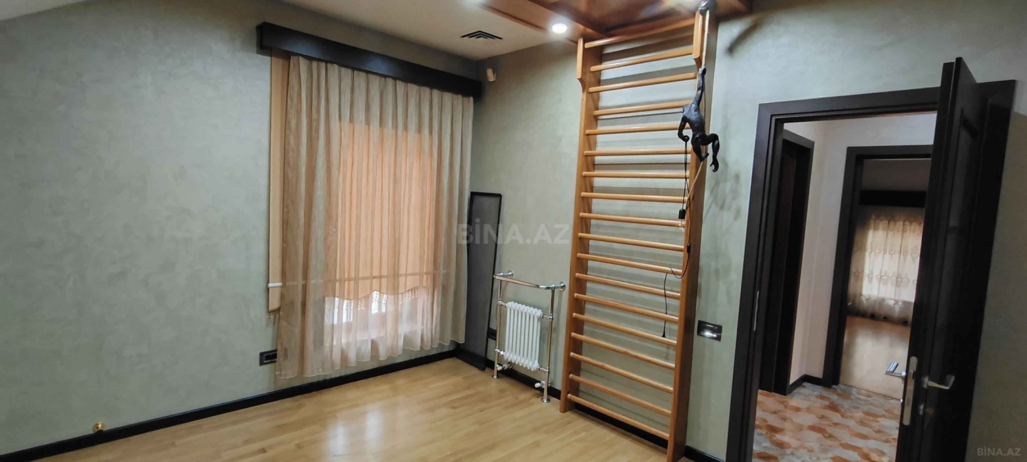 Kirayə verilir 6 otaqlı həyət evi 250 m²