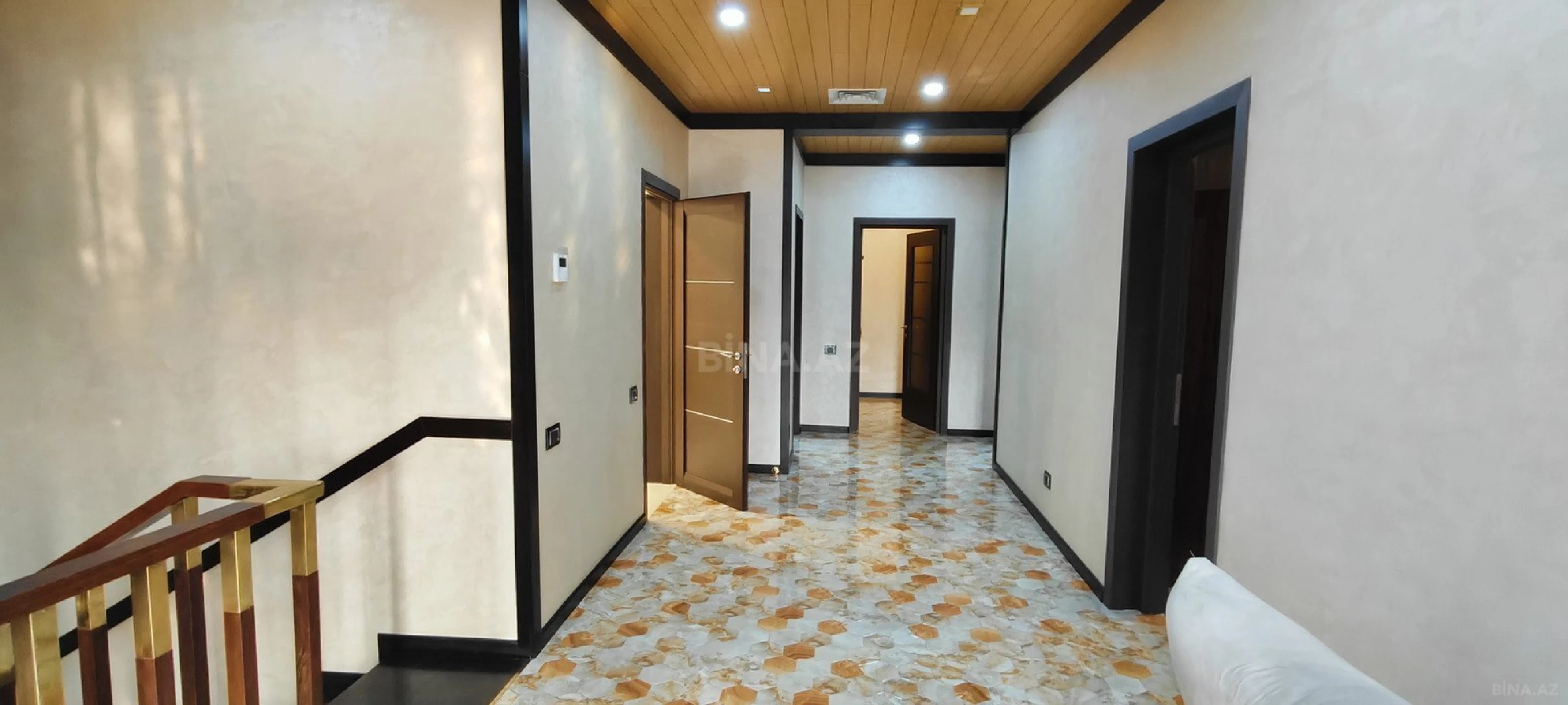 Kirayə verilir 6 otaqlı həyət evi 250 m²