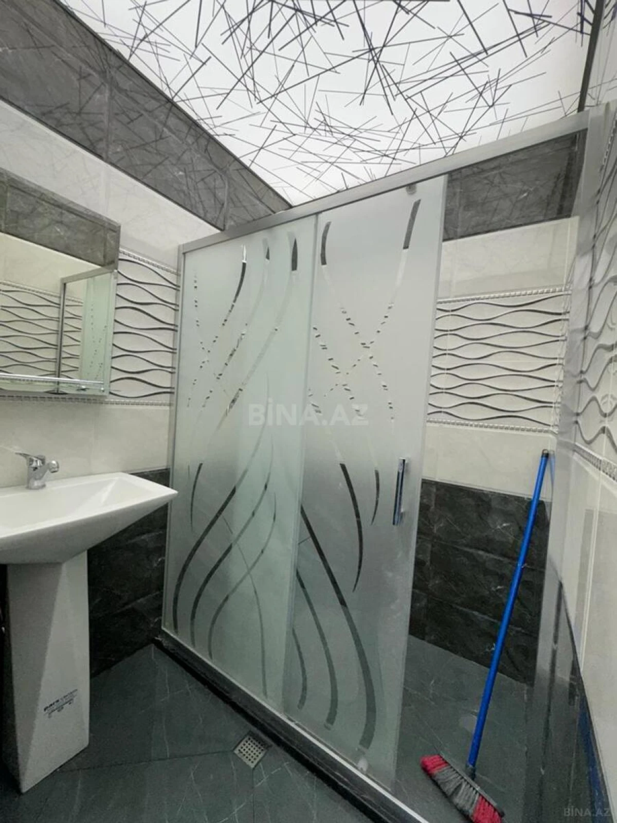 Satılır 2 otaqlı mənzil 55 m²