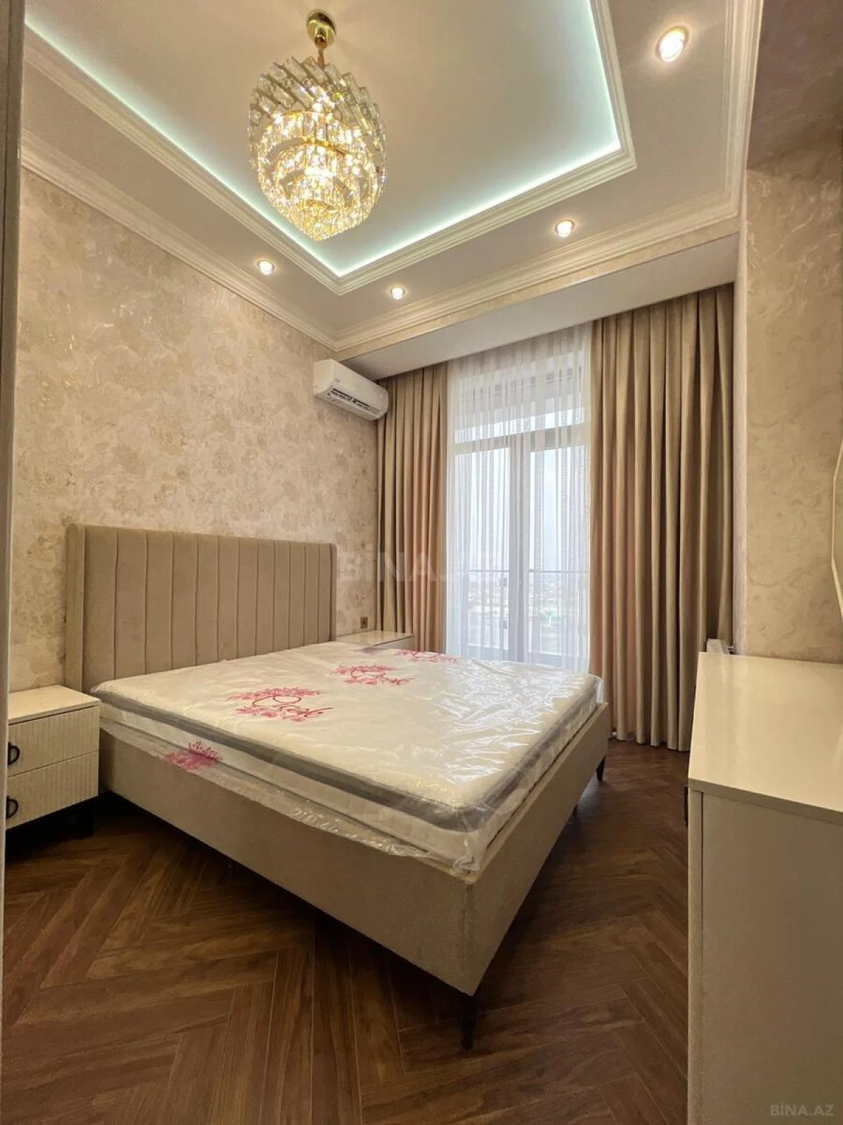Satılır 3 otaqlı mənzil 98.8 m²