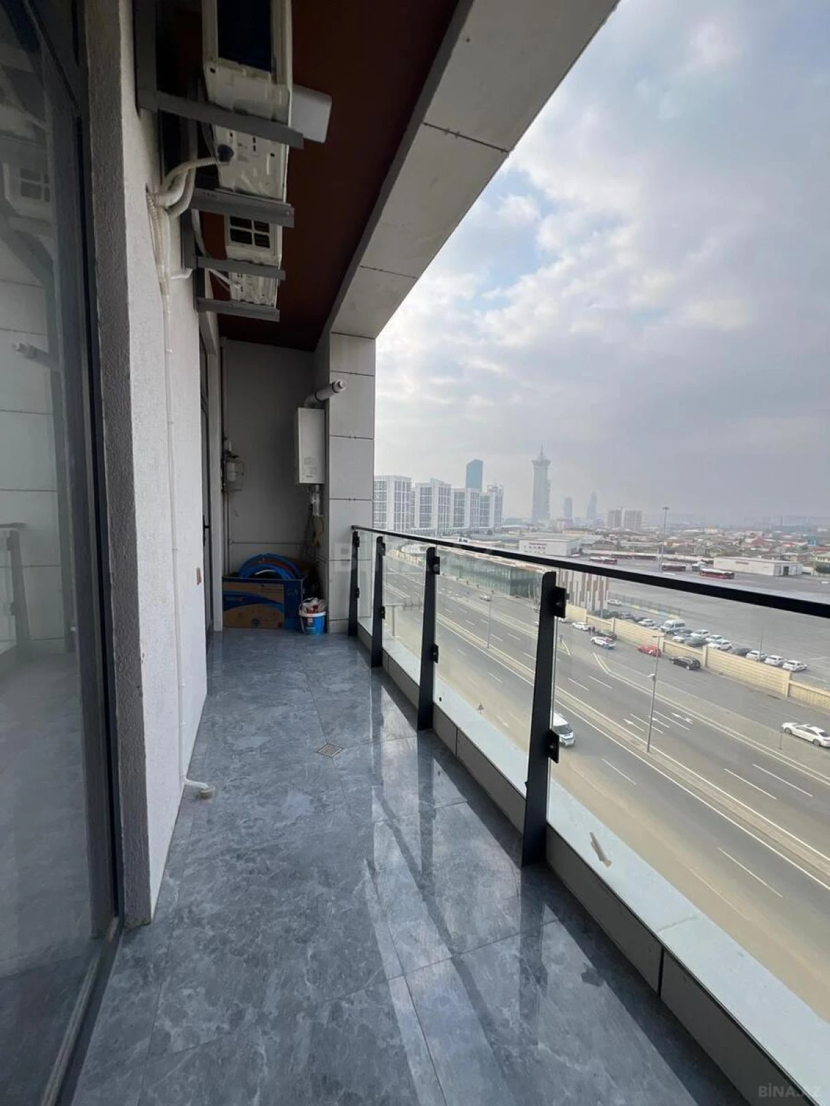 Satılır 3 otaqlı mənzil 98.8 m²
