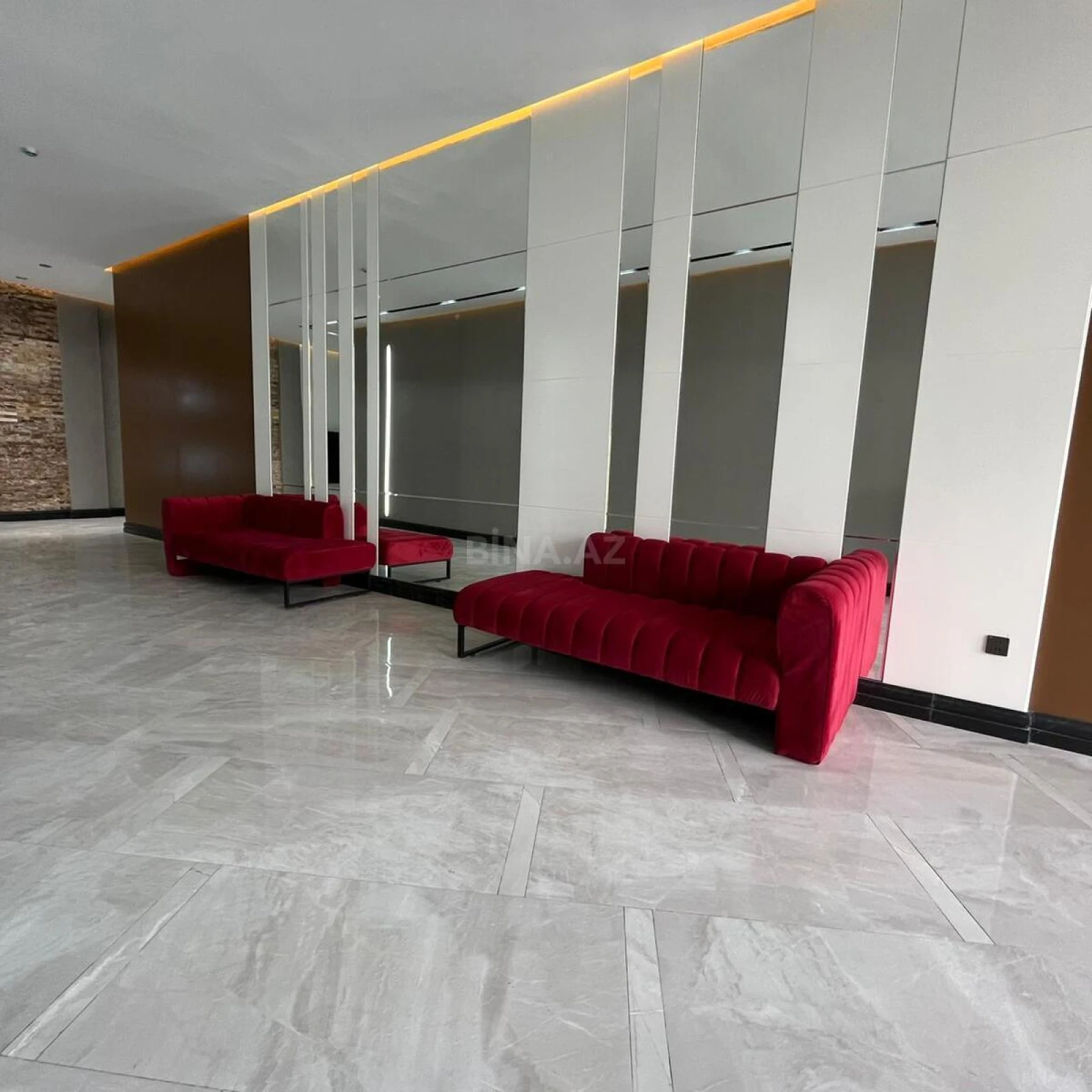Satılır 3 otaqlı mənzil 98.8 m²