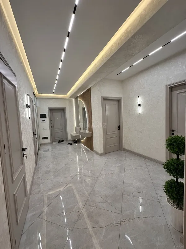 Satılır 4 otaqlı mənzil 150 m²