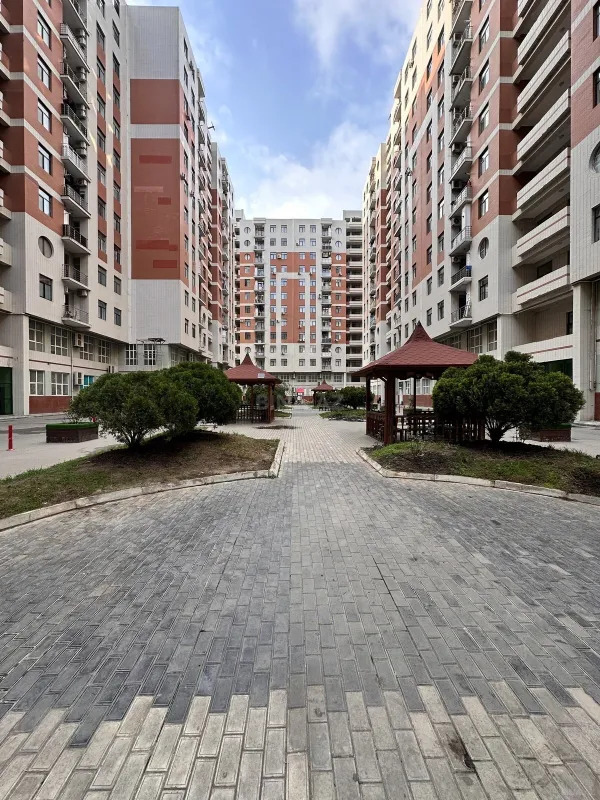 Satılır 4 otaqlı mənzil 150 m²