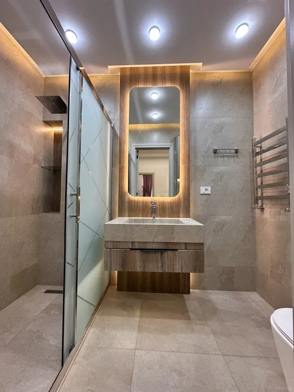 Satılır 4 otaqlı mənzil 150 m²