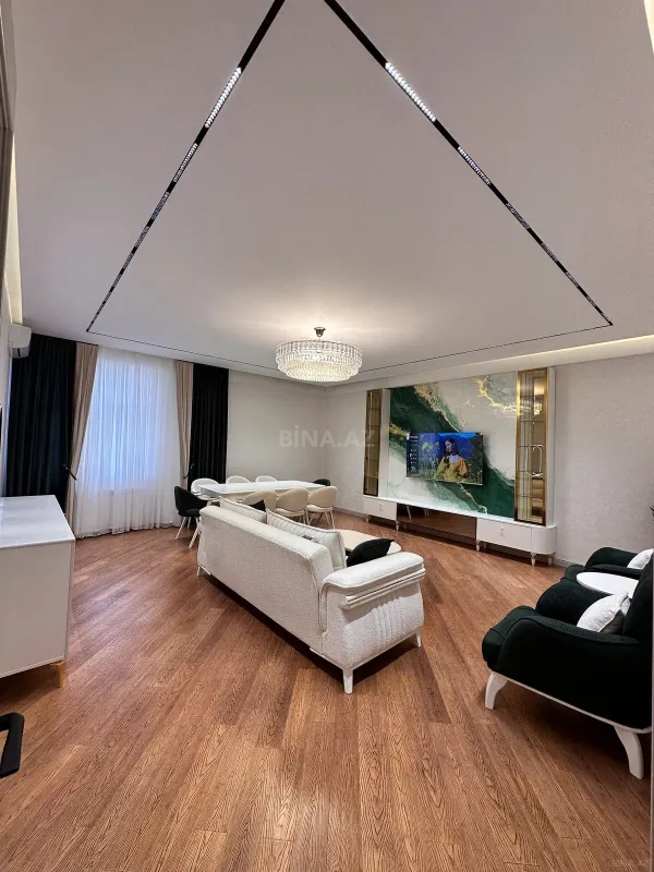 Satılır 4 otaqlı mənzil 150 m²