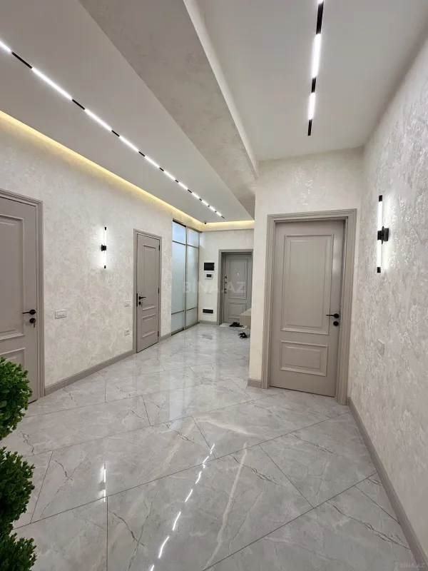 Satılır 4 otaqlı mənzil 150 m²