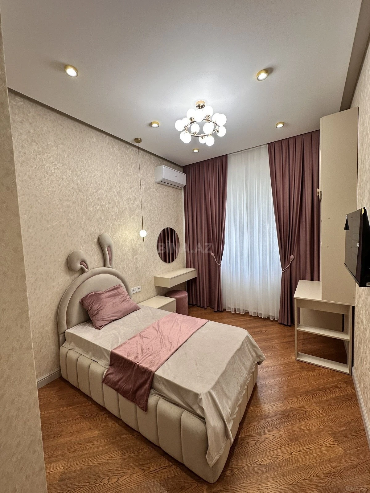Satılır 4 otaqlı mənzil 150 m²