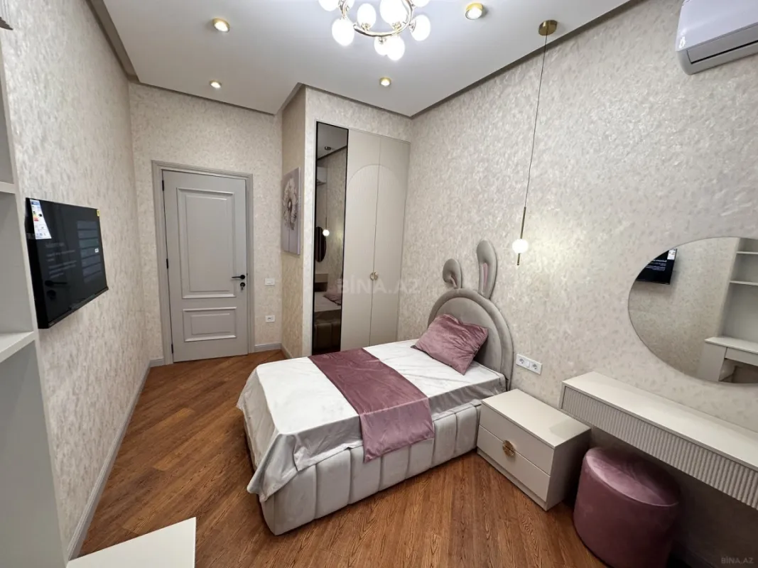 Satılır 4 otaqlı mənzil 150 m²