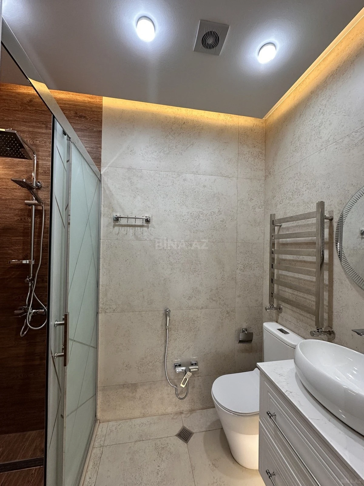 Satılır 4 otaqlı mənzil 150 m²