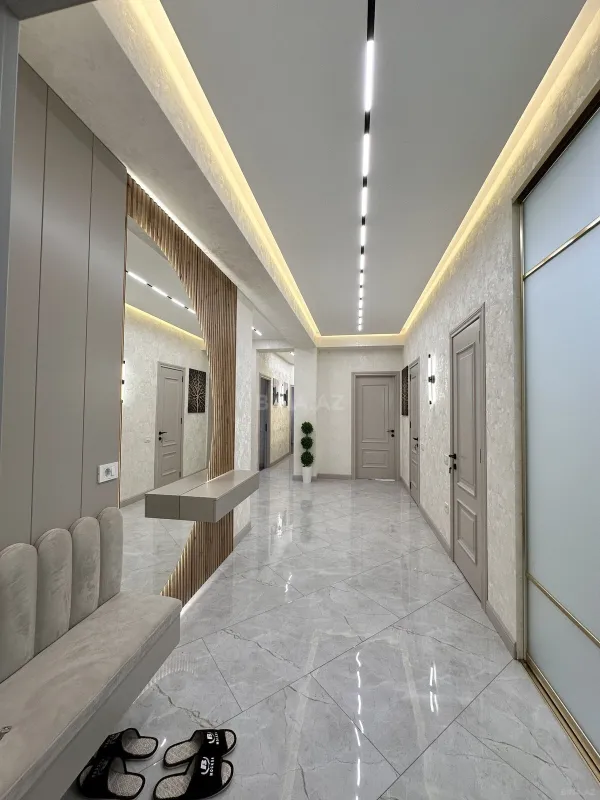 Satılır 4 otaqlı mənzil 150 m²