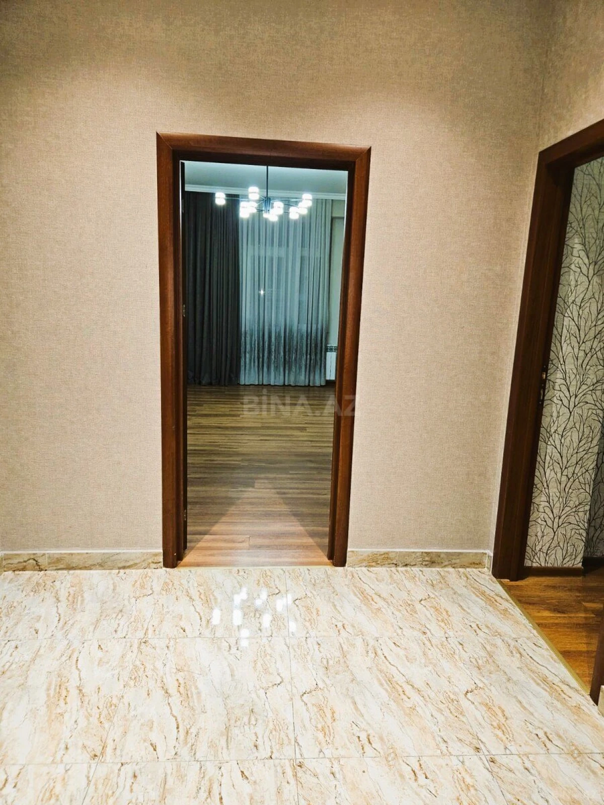 Satılır 2 otaqlı mənzil 100 m²