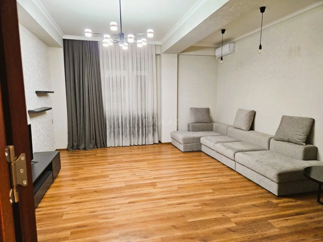 Satılır 2 otaqlı mənzil 100 m²