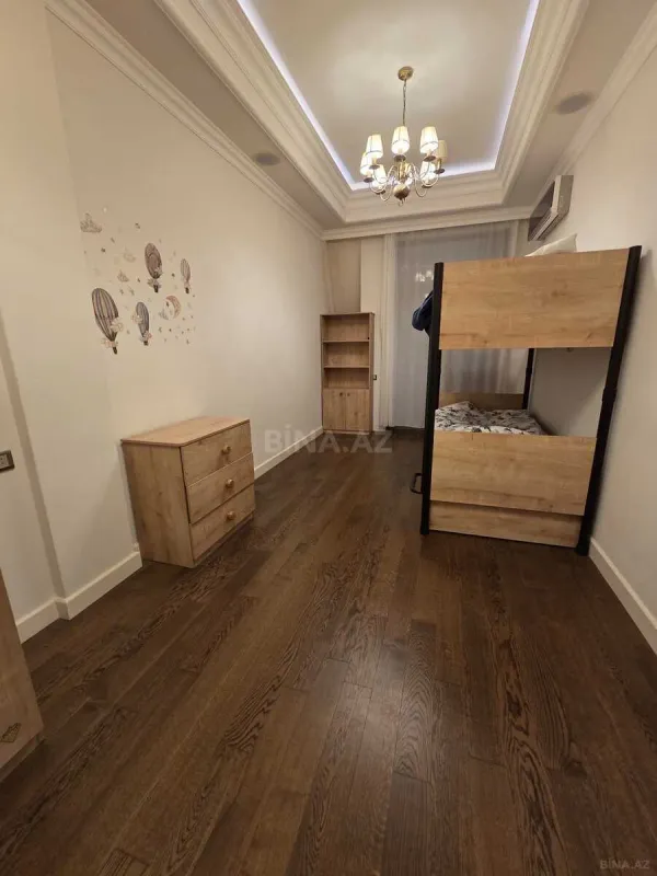 Kirayə verilir 3 otaqlı mənzil 111 m²