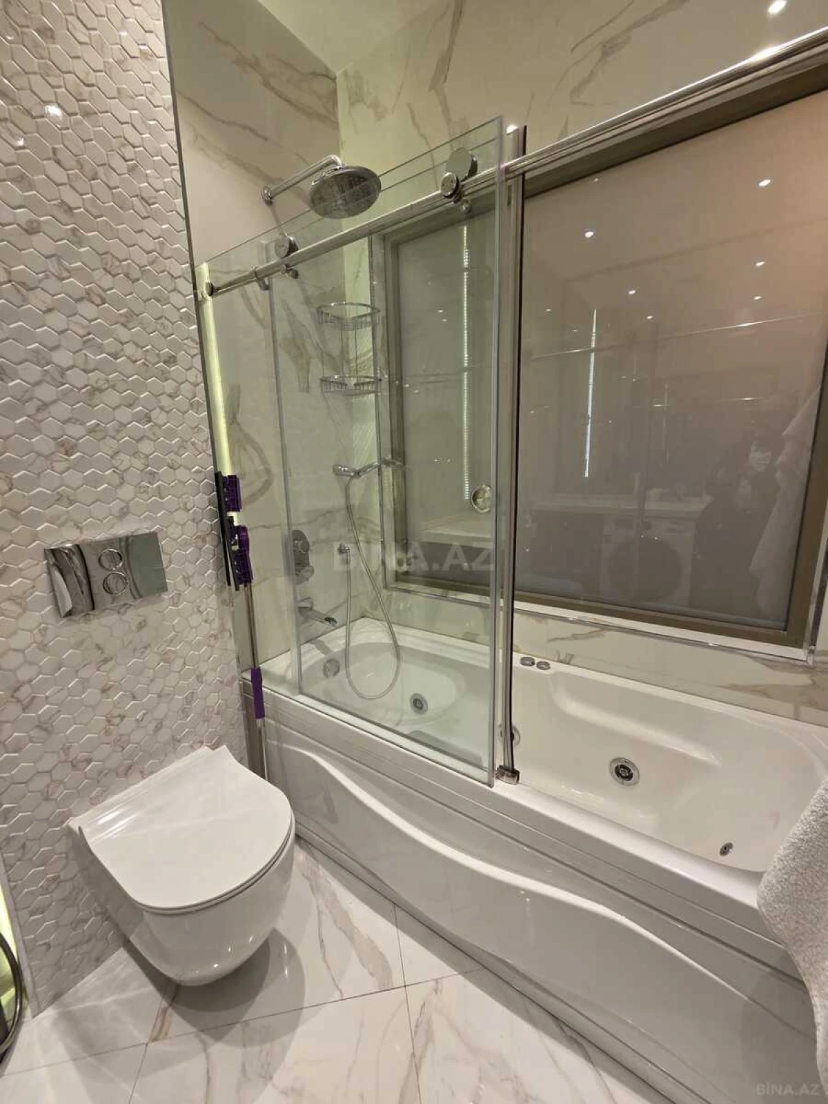 Kirayə verilir 3 otaqlı mənzil 111 m²