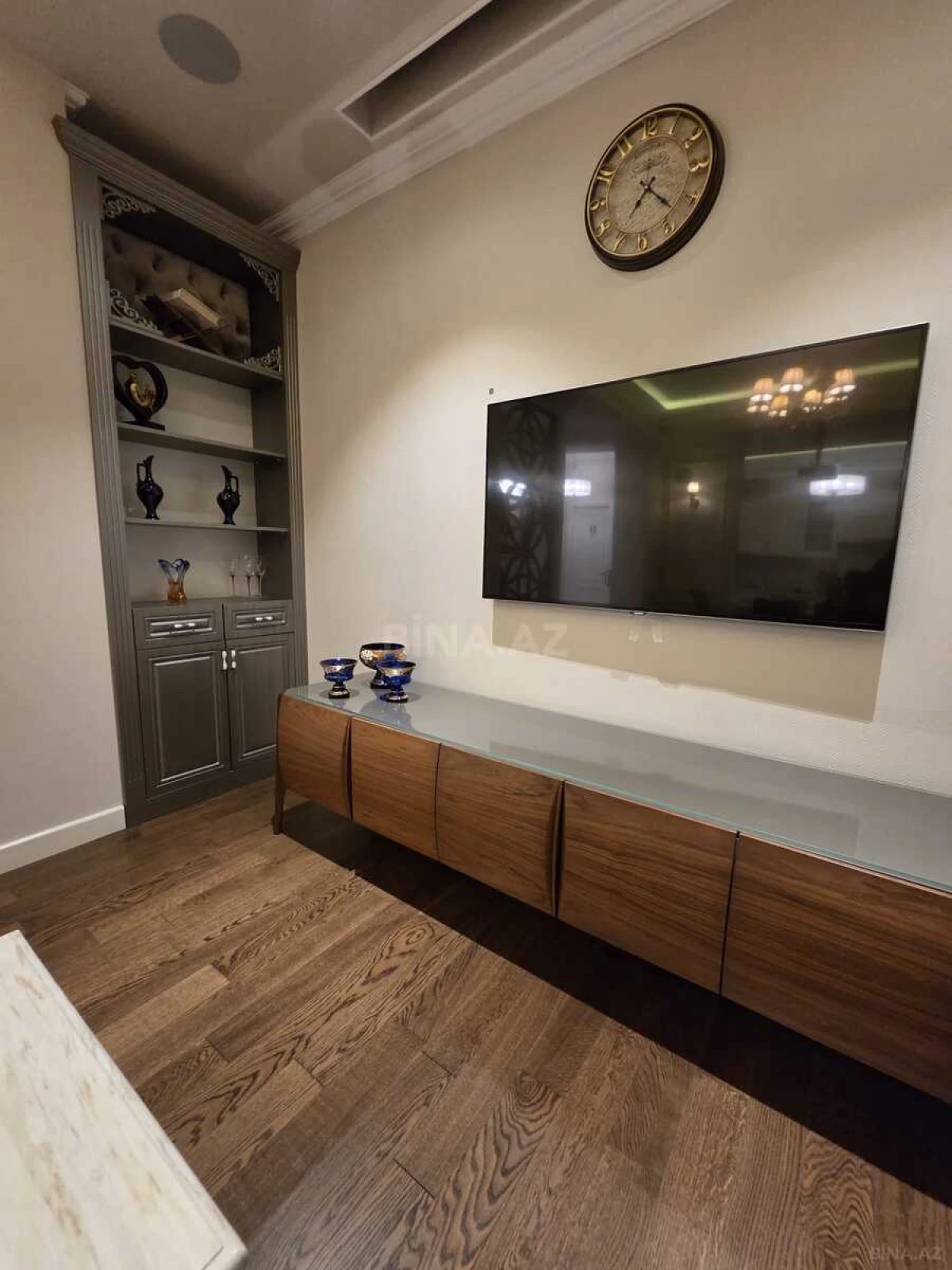 Kirayə verilir 3 otaqlı mənzil 111 m²