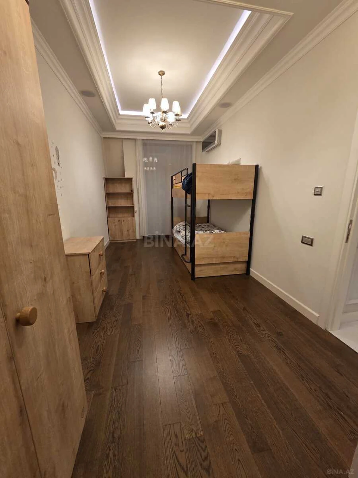 Kirayə verilir 3 otaqlı mənzil 111 m²