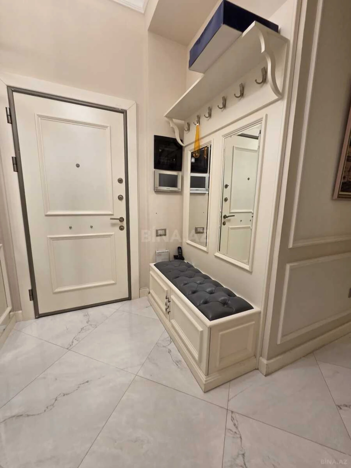 Kirayə verilir 3 otaqlı mənzil 111 m²