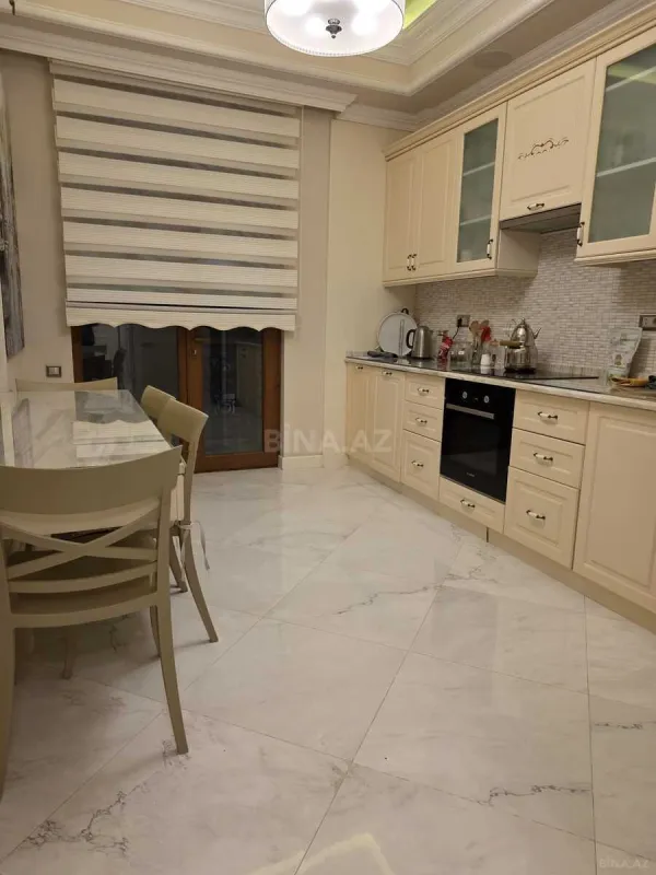 Kirayə verilir 3 otaqlı mənzil 111 m²
