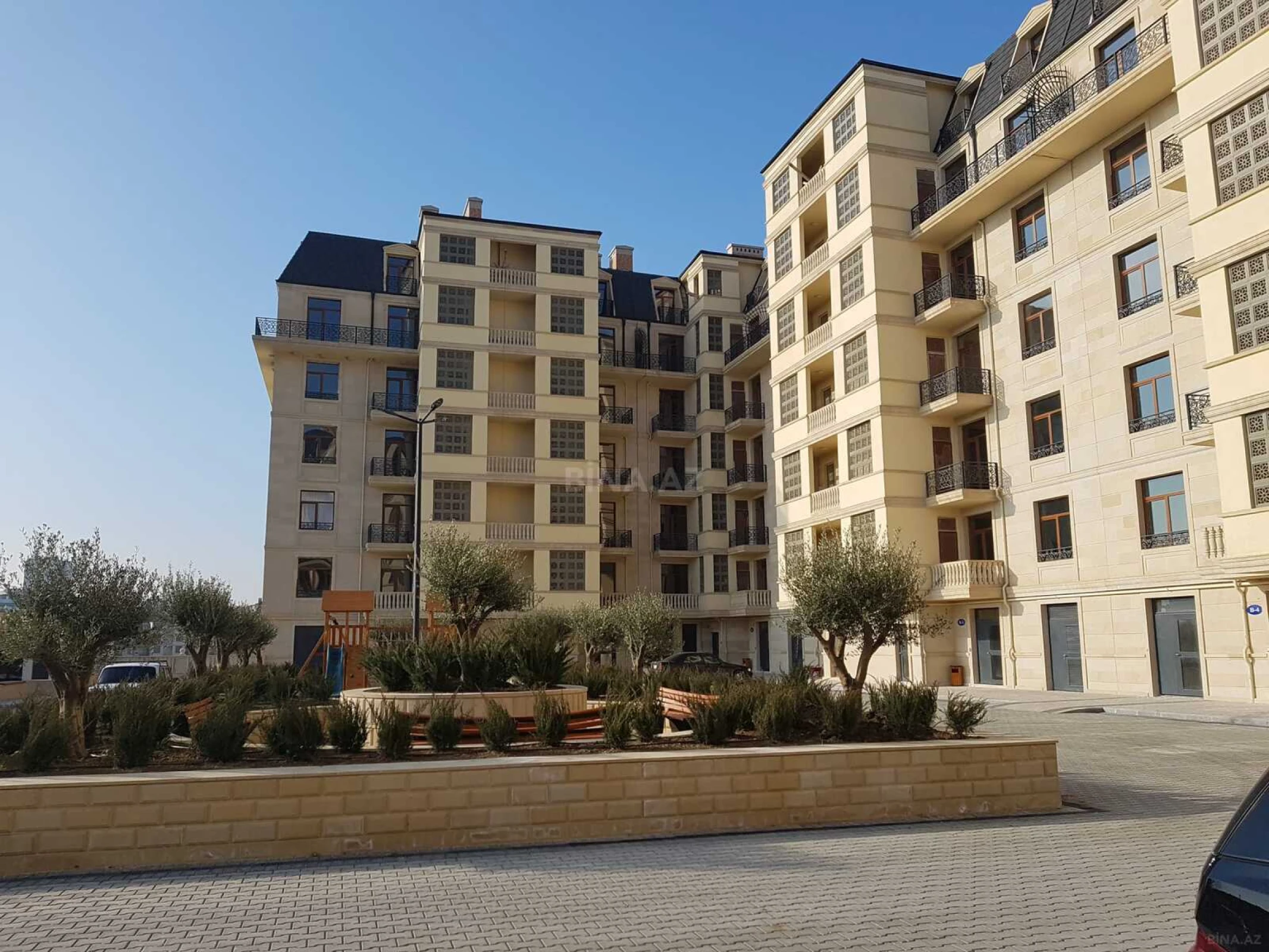 Kirayə verilir 3 otaqlı mənzil 111 m²