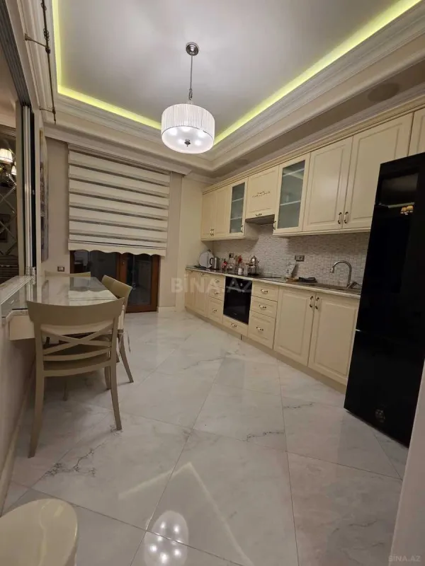 Kirayə verilir 3 otaqlı mənzil 111 m²