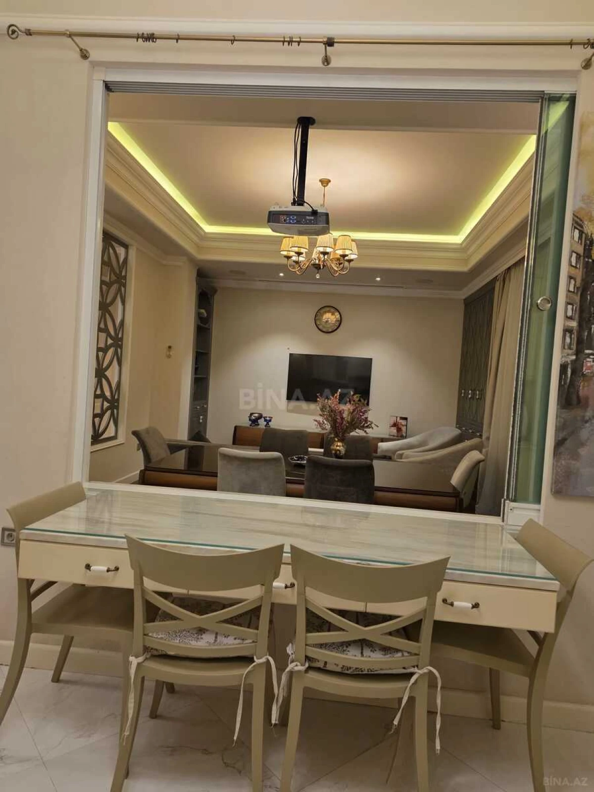 Kirayə verilir 3 otaqlı mənzil 111 m²