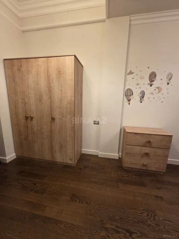 Kirayə verilir 3 otaqlı mənzil 111 m²