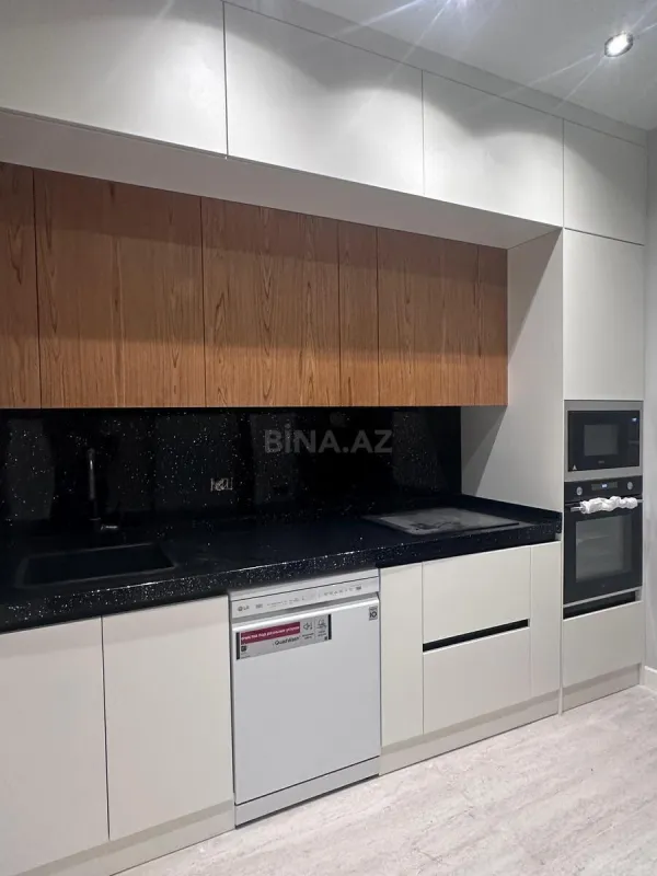 Satılır 3 otaqlı mənzil 128 m²