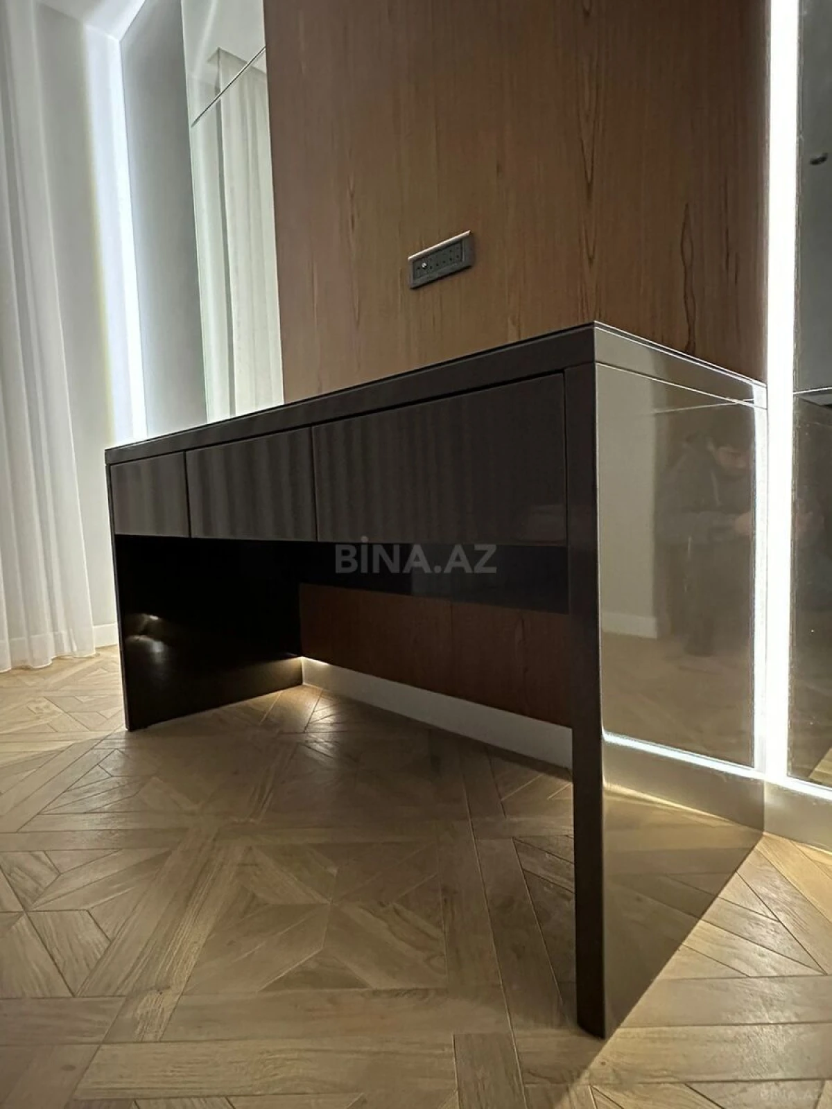 Satılır 3 otaqlı mənzil 128 m²