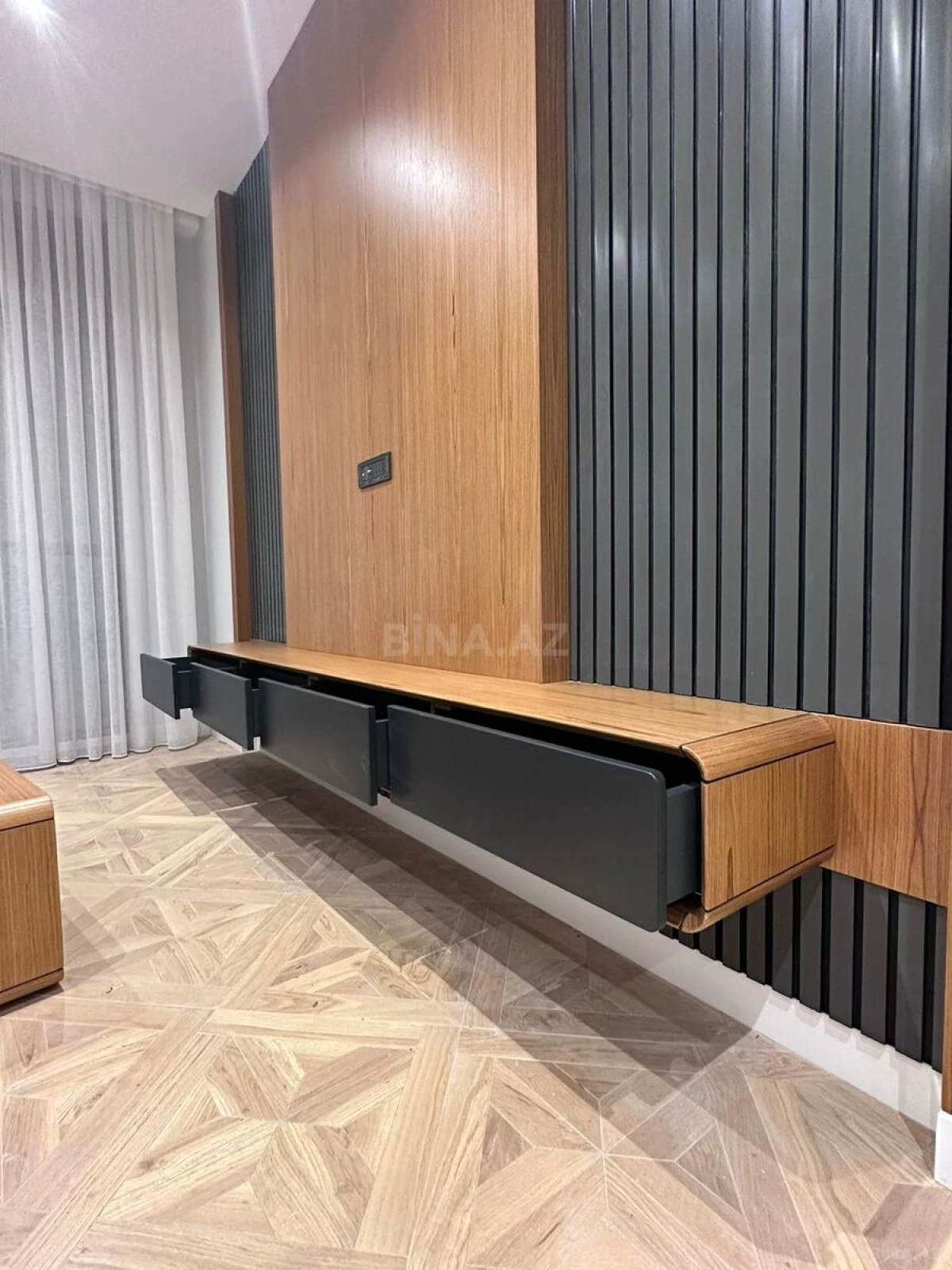 Satılır 3 otaqlı mənzil 128 m²