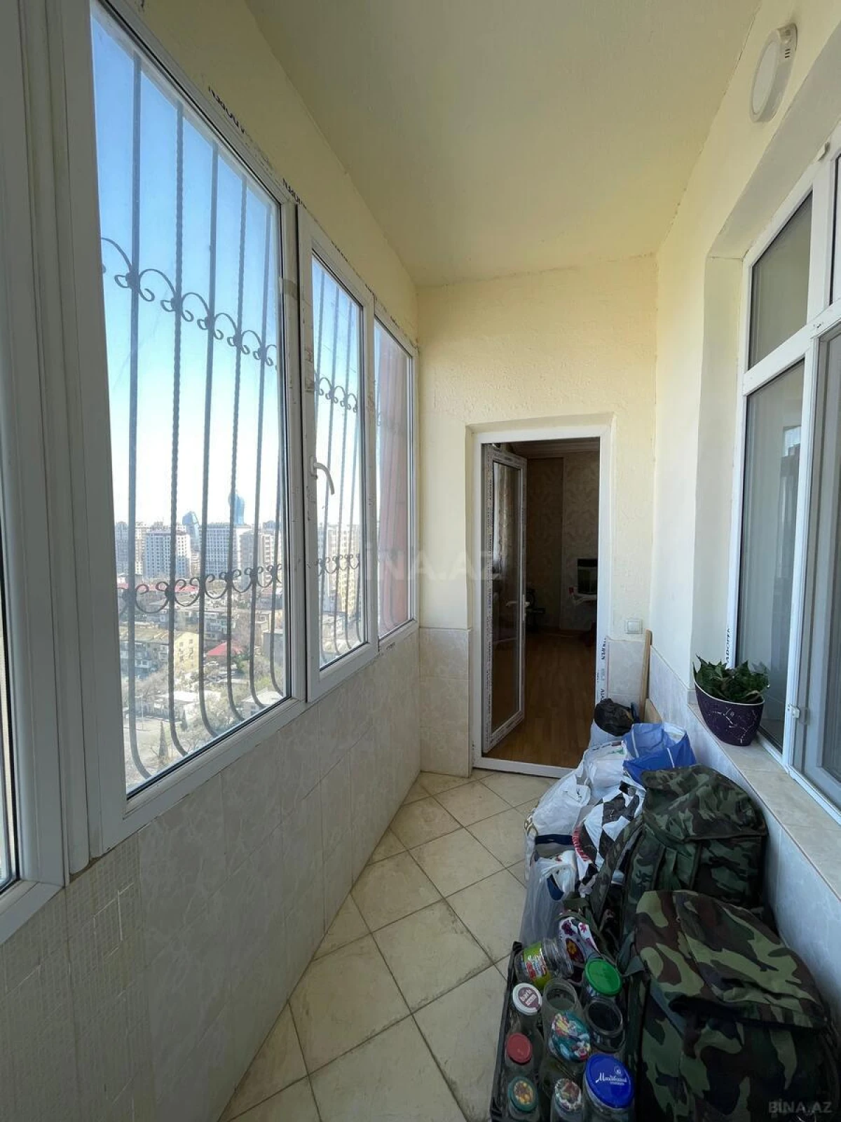 Satılır 4 otaqlı mənzil 186 m²