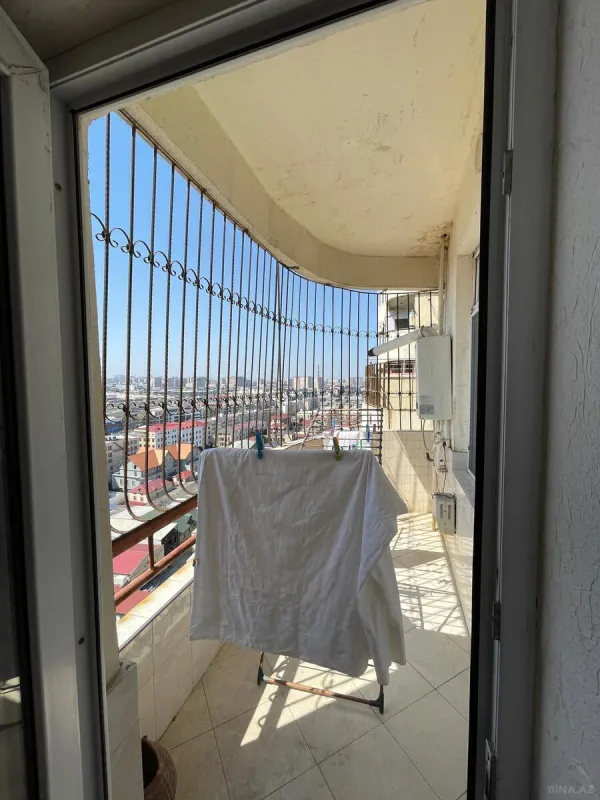 Satılır 4 otaqlı mənzil 186 m²