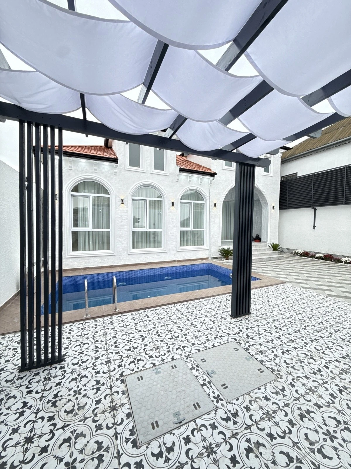 Satılır 4 otaqlı həyət evi 135 m²