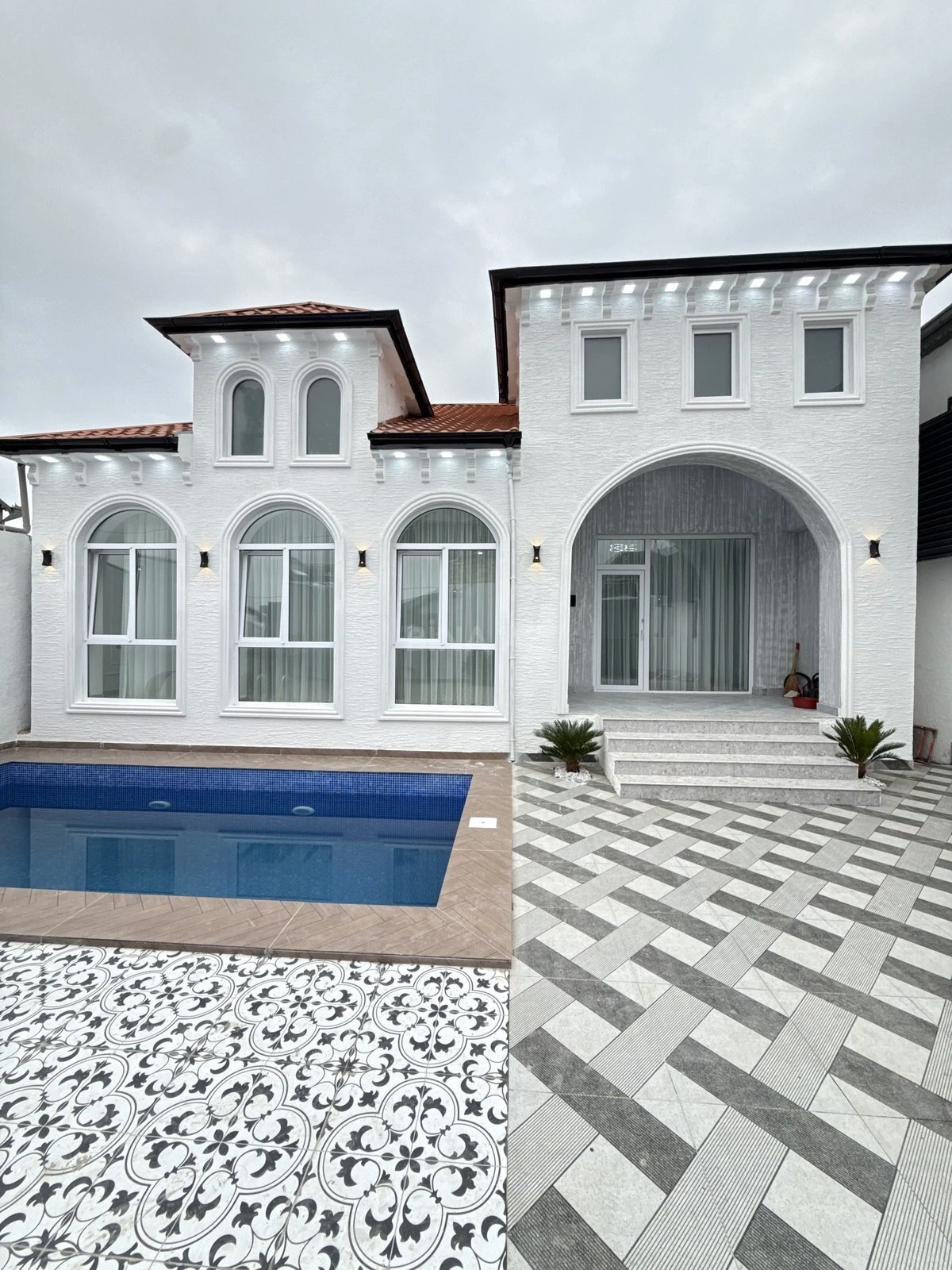 Satılır 4 otaqlı həyət evi 135 m²