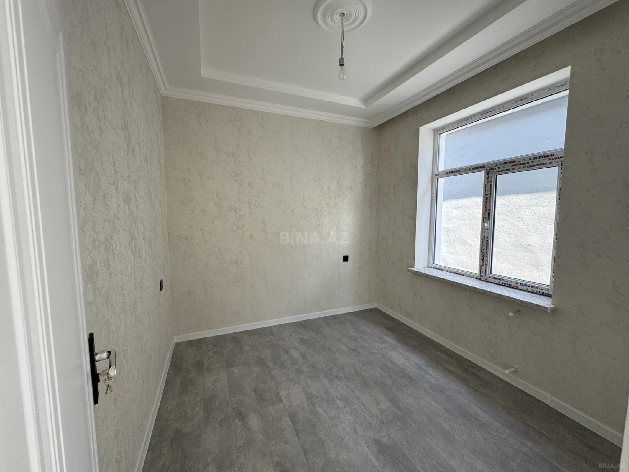 Satılır 5 otaqlı həyət evi 200 m²