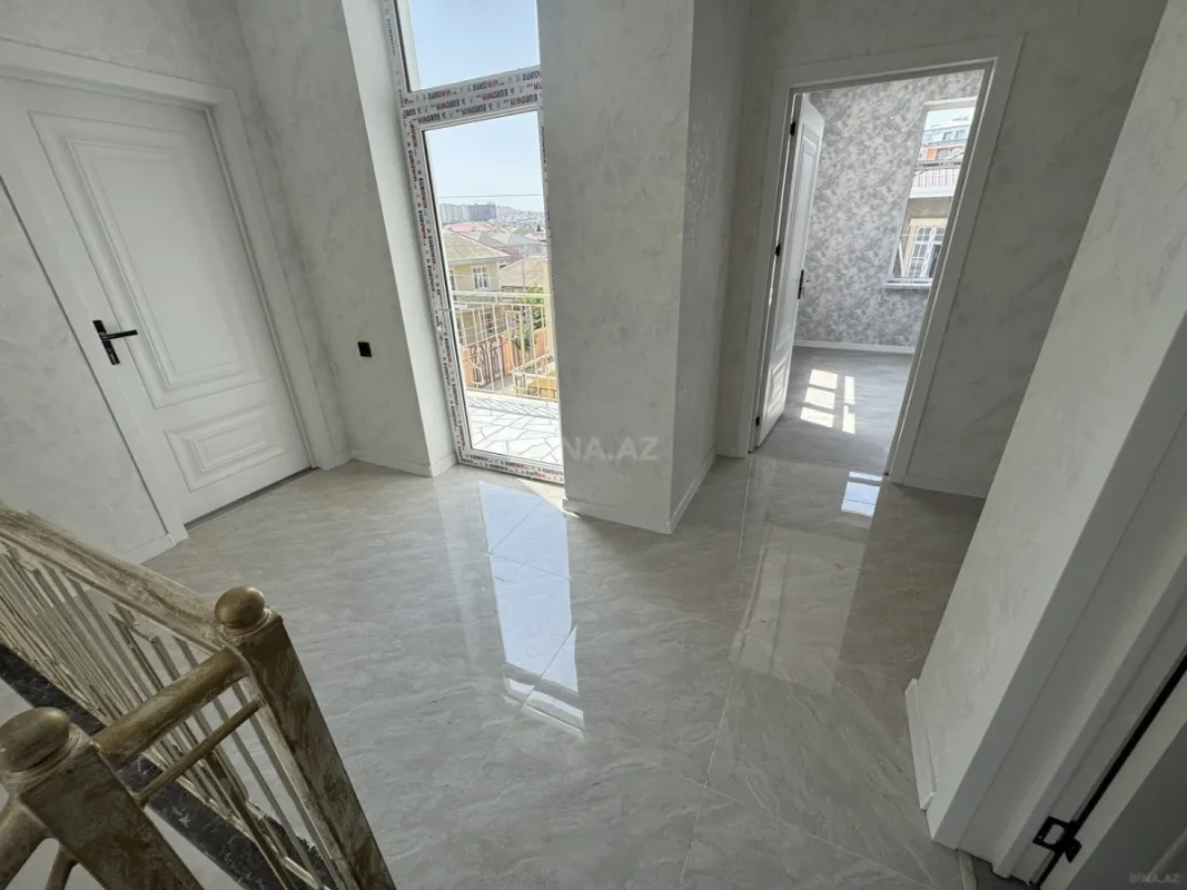 Satılır 5 otaqlı həyət evi 200 m²