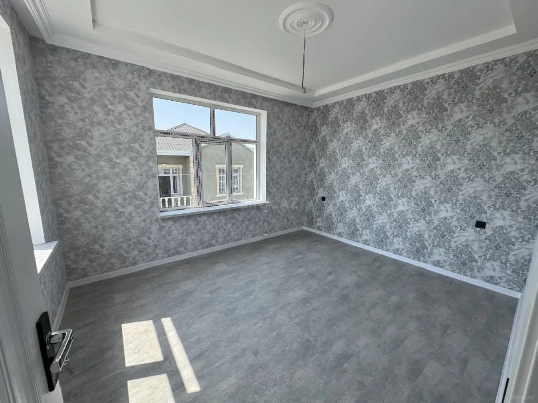 Satılır 5 otaqlı həyət evi 200 m²