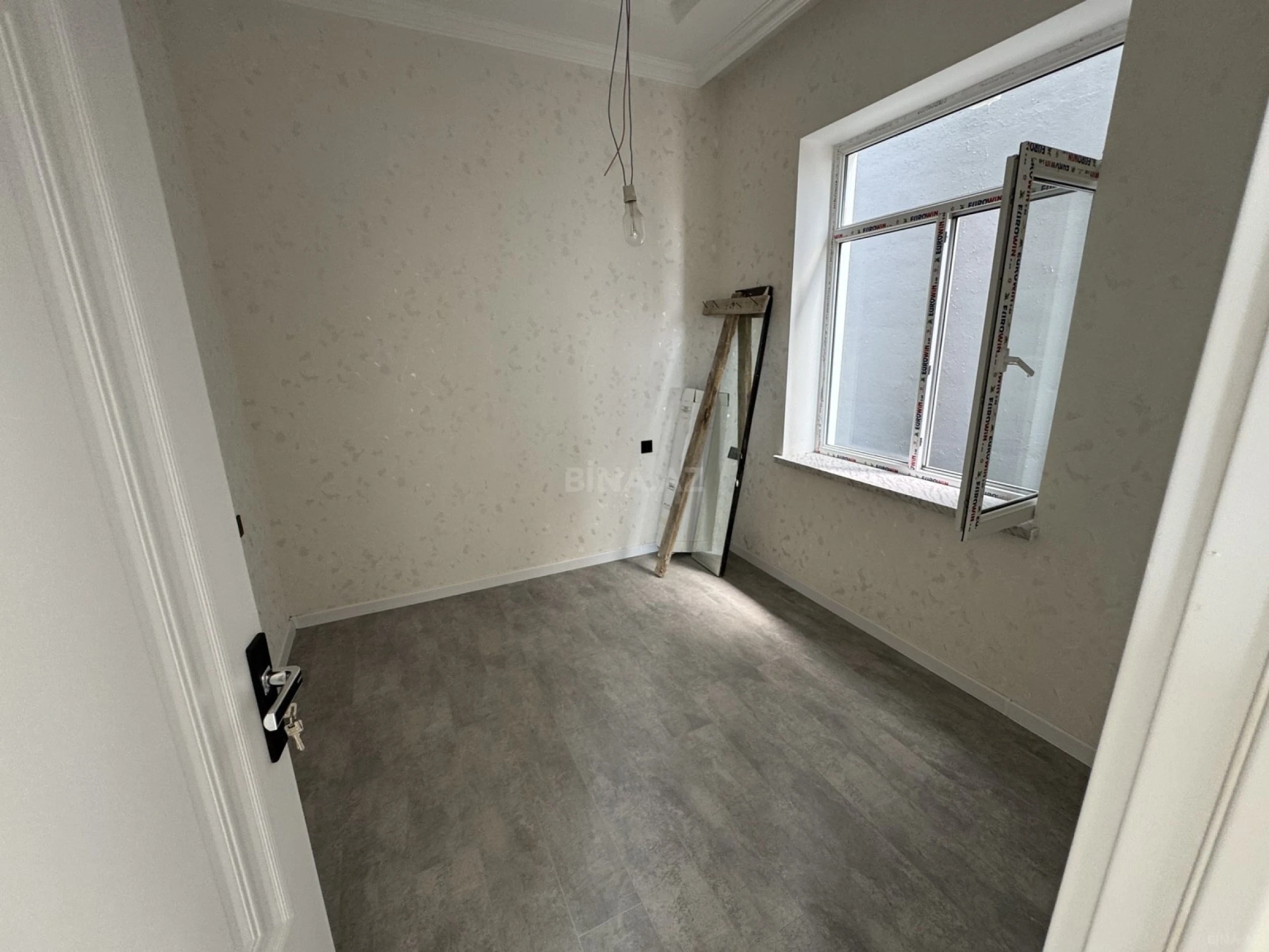 Satılır 5 otaqlı həyət evi 200 m²
