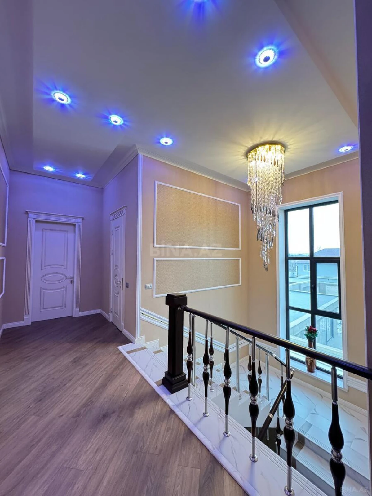 Satılır 6 otaqlı həyət evi 350 m²