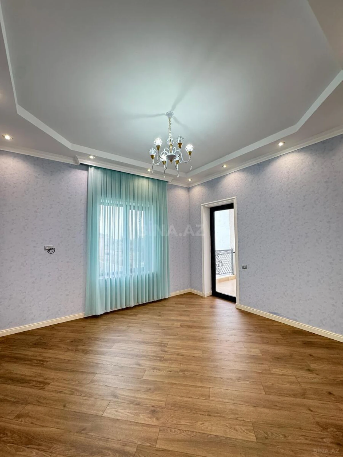 Satılır 6 otaqlı həyət evi 350 m²