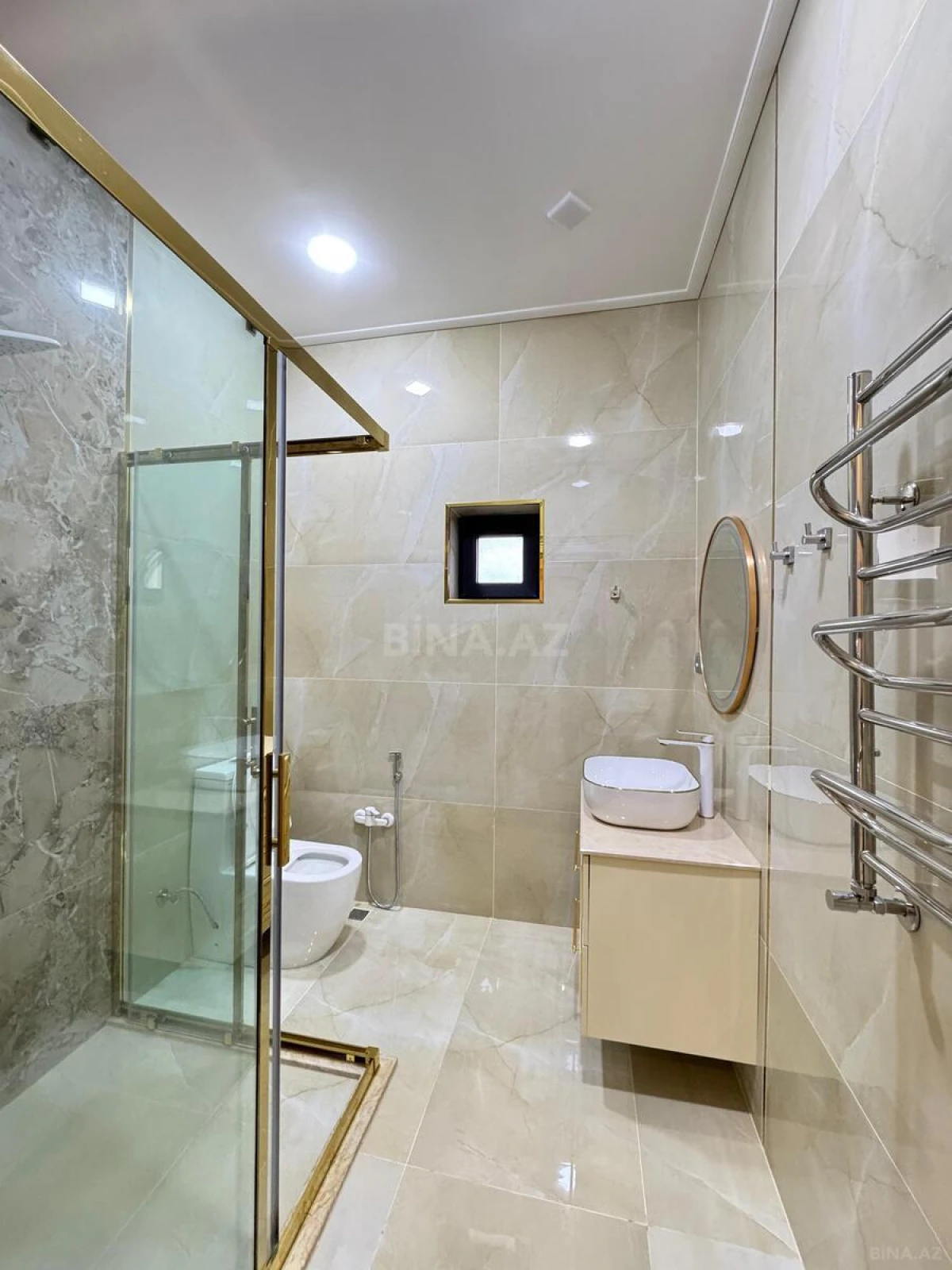 Satılır 6 otaqlı həyət evi 350 m²