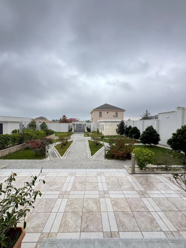 Satılır 6 otaqlı həyət evi 350 m²