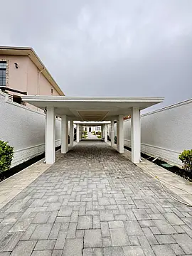 Satılır 6 otaqlı həyət evi 350 m²