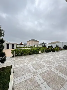 Satılır 6 otaqlı həyət evi 350 m²
