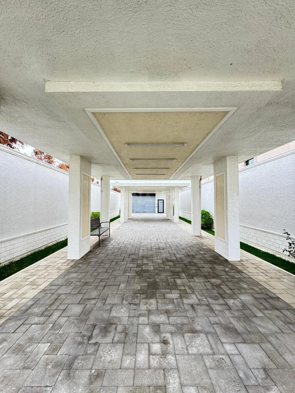 Satılır 6 otaqlı həyət evi 350 m²