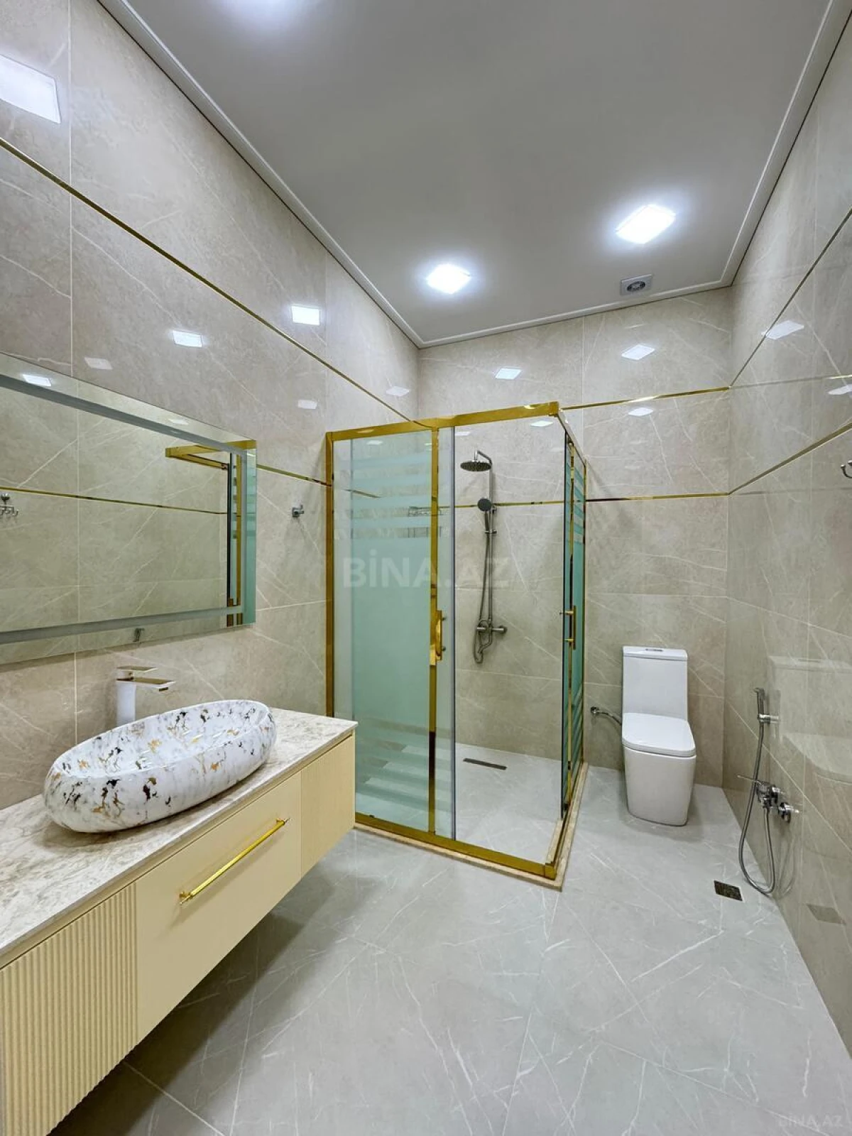 Satılır 6 otaqlı həyət evi 350 m²