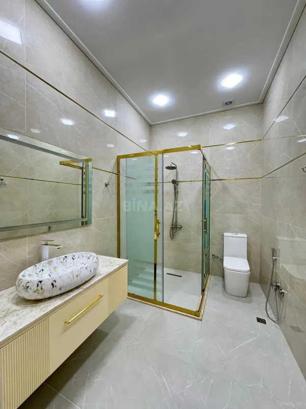 Satılır 6 otaqlı həyət evi 350 m²